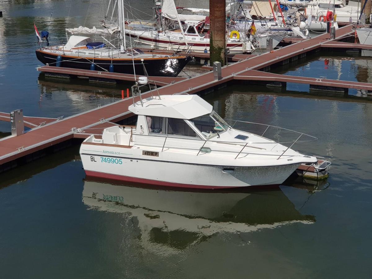 Nuit Insolite A Bord Du Bateau Exocet III Булонь-сюр-Мер Экстерьер фото